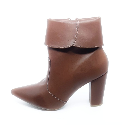 bota cano curto salto grosso marrom