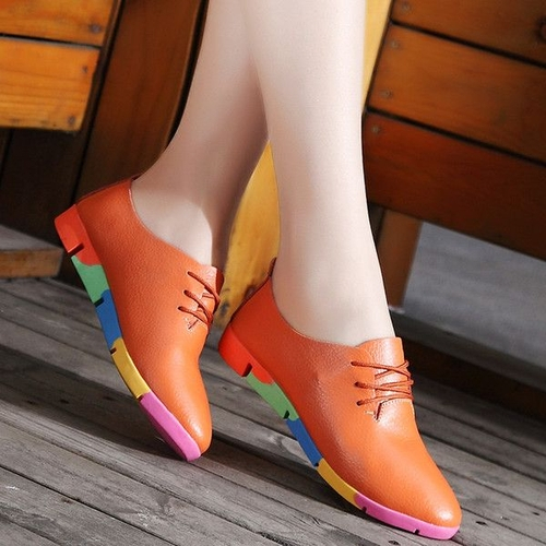 sapatos femininos em couro