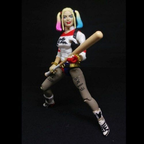 Boneca Action Figure Arlequina Harley Quinn Dc Multiverse B