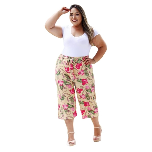calça pantacourt estampada plus size