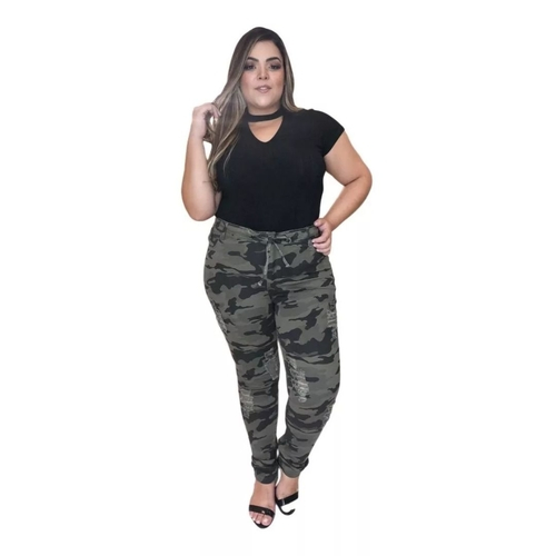 calça camuflada rasgada
