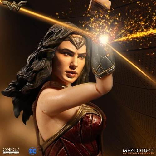 Mezco One:12 Collective DC Gal Gadot Wonder Woman 6/" Action Figure