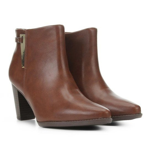 bota de cano curto beira rio