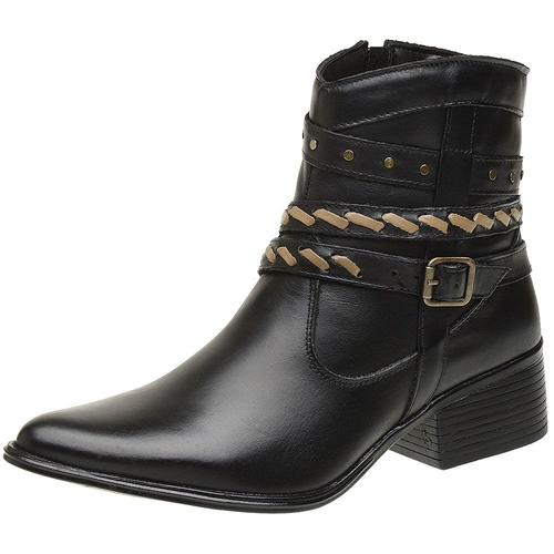 bota com fivela cano curto