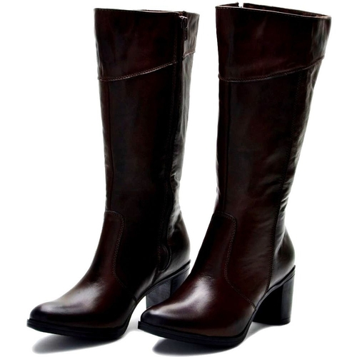 bota longa de salto