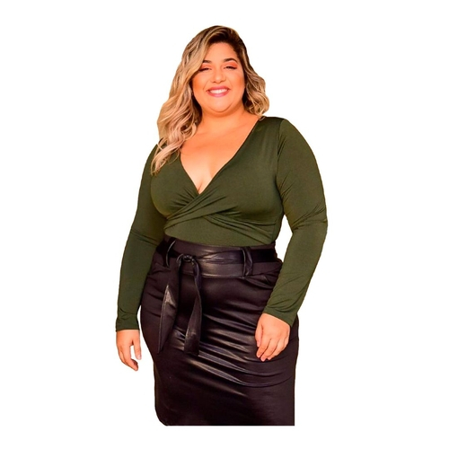 saia midi de couro plus size