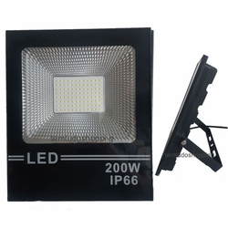 Refletor Led 200w Holofote Bivolt Prova Dágua Ip66 Frio é boa?