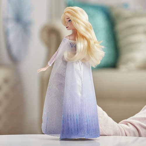 Boneca frozen 2 elsa cantora (E8880) - hasbro em Promoção na Americanas