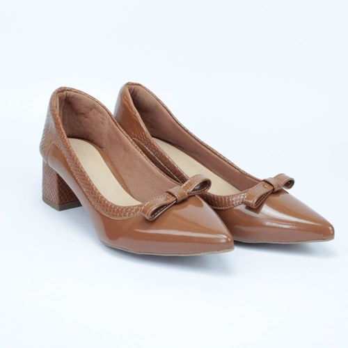 scarpin caramelo verniz