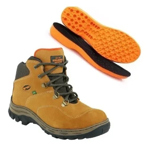 bota de couro com bico de pvc
