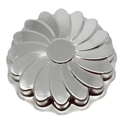 Forma Bolo Torta Pudim Girassol (25,5x3,0cm) Aluminio Menor preço em Forma Bolo Torta Pudim Girassol (25,5x3,0cm) Aluminio