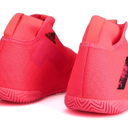 the black yeezys