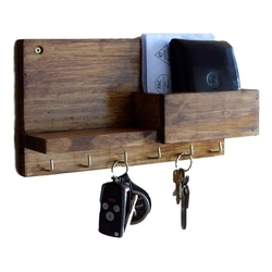 Porta Chaves Celular Cartas Em Madeira De Pinus Rústico é boa?