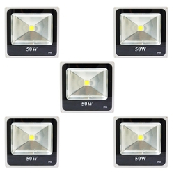 Holofote Refletor Super LED 50w Branco Frio - A Prova Dágua - 05 PEÇAS é ruim? Holofote Refletor Super LED 50w Branco Frio - A Prova Dágua - 05 PEÇAS é boa?