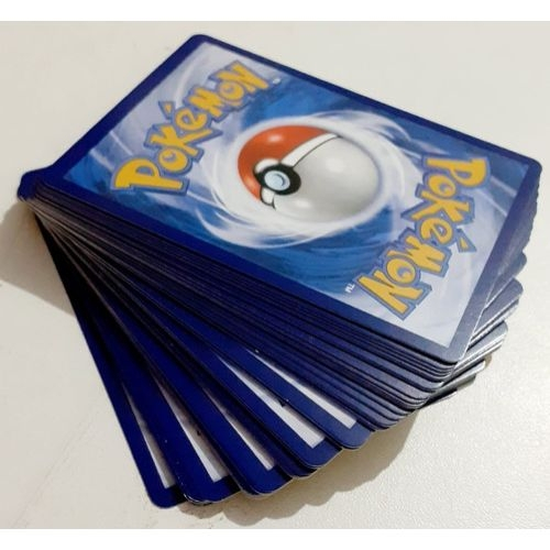 Lote Pack Pokémon 50 Cartas Aleatórias E Pokémon V Garantido :  : Brinquedos e Jogos