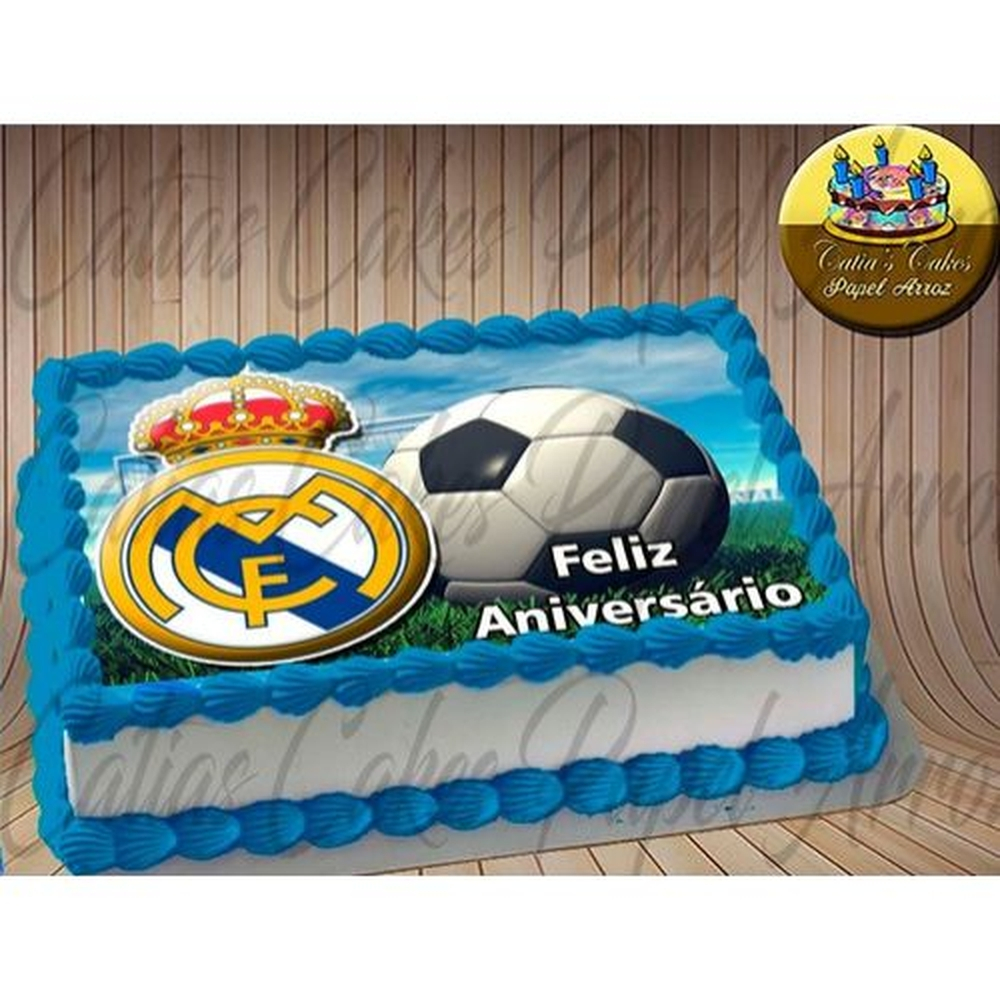 Bolo de aniversário com decoração de papel de arroz azul