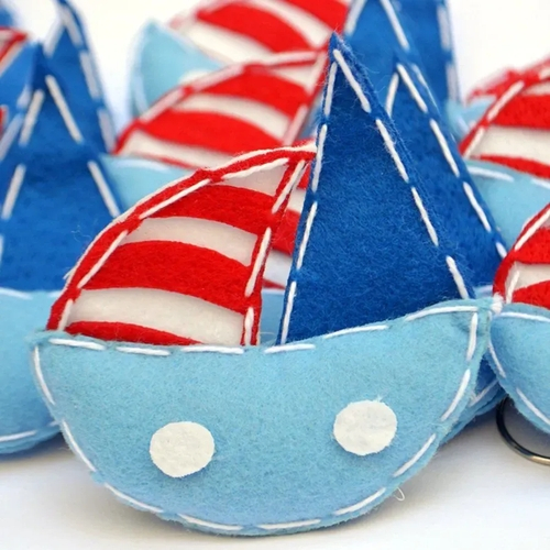 Lembranca Chaveiro Feltro Barco A Vela Azul E Vermelho Nas Americanas