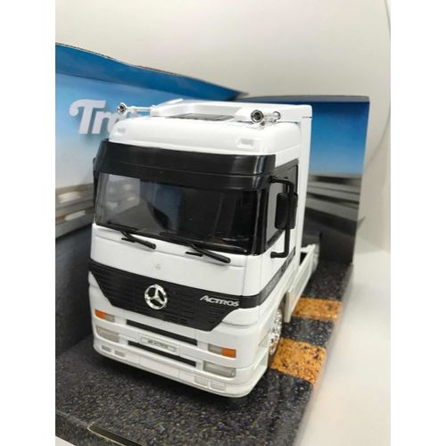 Miniatura Caminhão Carreta Mercedes Actros 4x2 1:32 Welly