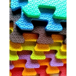 Kit 4 Tapetes Tatames Coloridos EVA 50 x 50 x 1cm 10mm com Borda é boa?