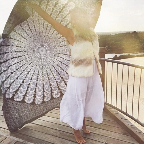 Qual o preço do(a)148x210 cm Toalhas de Praia Tapeçaria Marca Retângulo UnisexShawl Yoga Mat Natação Toalha de Banho Europeu Americano Estilo 148x210 cm Toalhas de Praia Tapeçaria Marca Retângulo UnisexShawl Yoga Mat Natação Toalha de Banho Europeu Americano Estilo