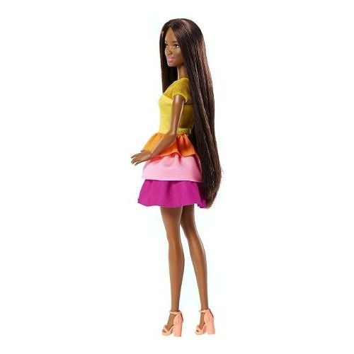 Barbie negra cabelo cacheado desenho