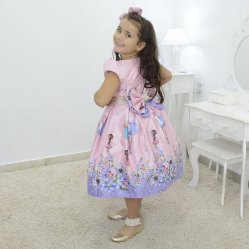 Vestido infantil rosa tema Bailarina com balões no jardim