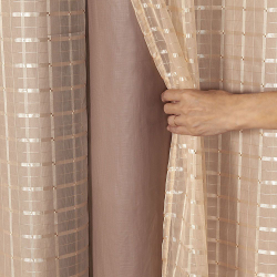 Cortina Blackout pvc com Tecido Voil Xadrez 2,80 m x 2,30 m Avelã é boa?
