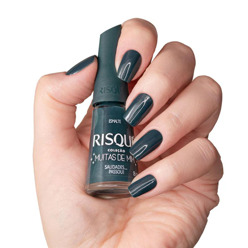 Esmalte risque de moletom e sale salto alto