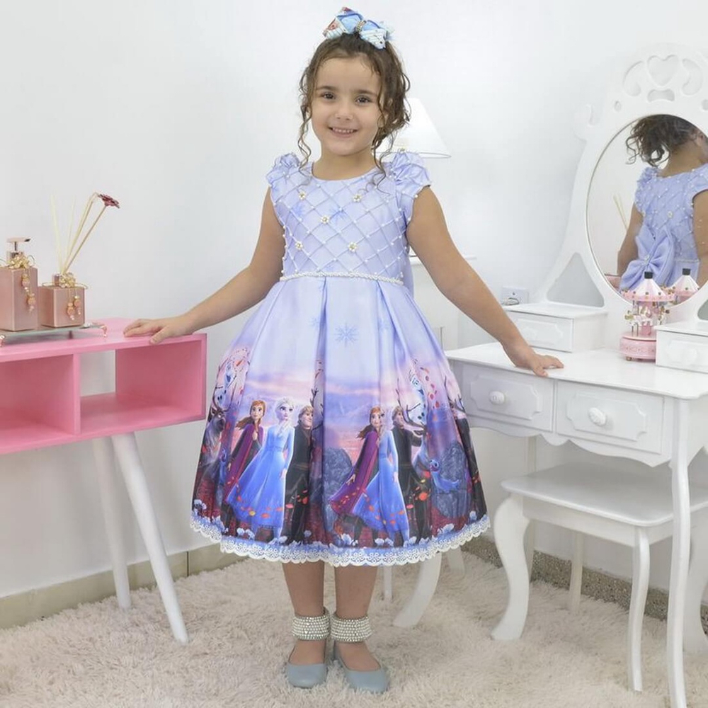 Vestido infantil Frozen 2 com Elsa e Anna na floresta