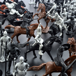 28 pçs / lote cavaleiros medievais de plástico modelo brinquedos cavalos soldados figuras figuras modelos jogar kit crianças brinquedos educativos presentes é boa?