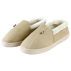 Pantufa de Veludo Macio Quente Solado Antiderrapante Impermeável Masculino Uso Doméstico é boa?