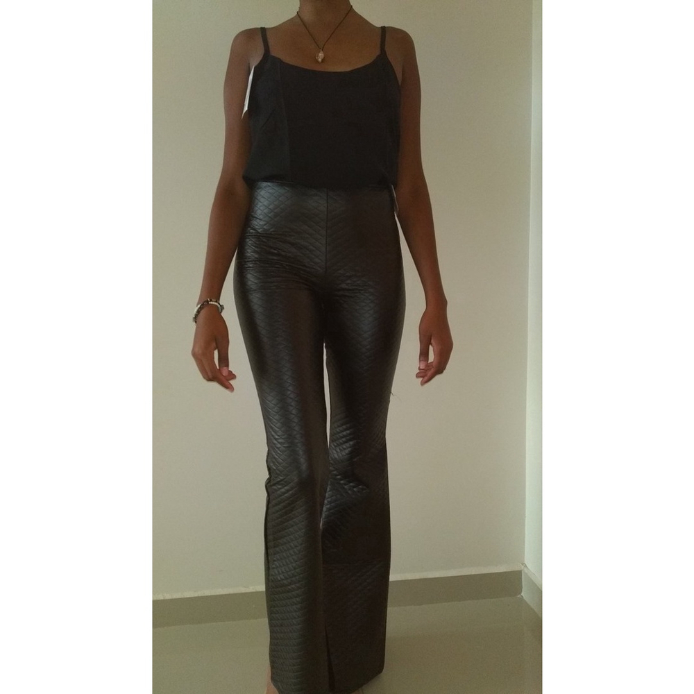 Calça flare couro sales ecologico