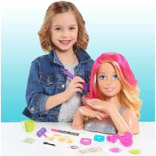 Barbie Deluxe Styling Head / Cabeça, Unhas E Maquiagem em Promoção na  Americanas