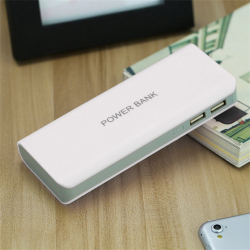 Interface de Baterias 13000Mah Power Bank externas Celular backup banco com duas USB Charger Power Bank é boa?