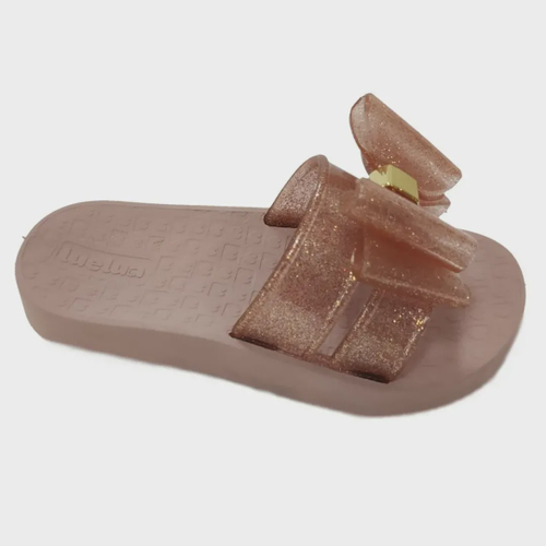 Chinelo luelua sales