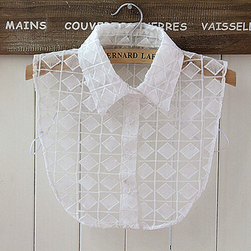 blusa com gola falsa
