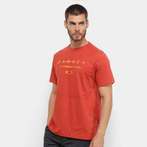 Camiseta Oakley Manifesto Masculina - Vermelho em Promoção na Americanas