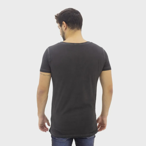 Camiseta John John Caveira Asas Masculina em Promoção na Americanas