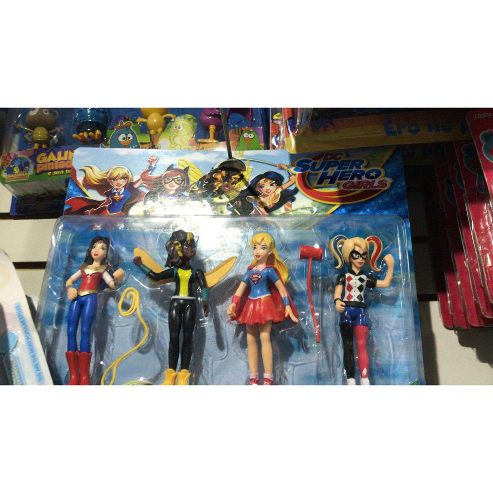 Boneca DC Superhero girls Arlequina