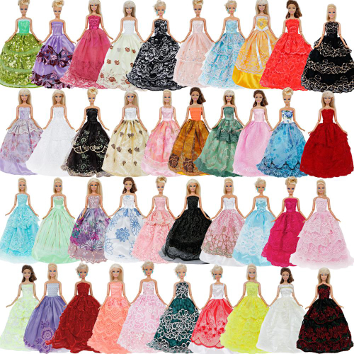 Kit 10 Roupas Roupinhas Para Boneca Barbie Vestido Boneca em Promoção na  Americanas