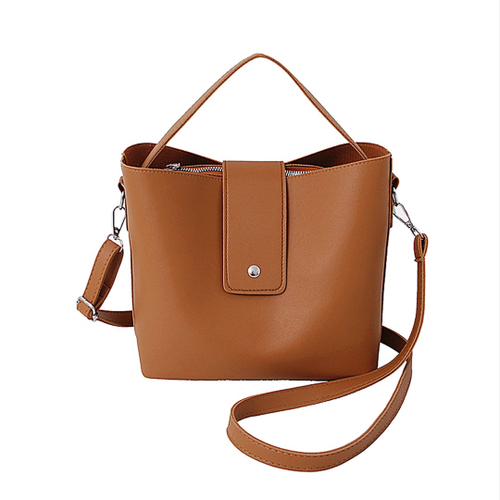 sandals and bolsas to match