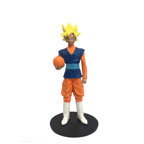 Boneco de Resina Goku Super Sayajin Desenho Dragon Ball em Promoção na  Americanas