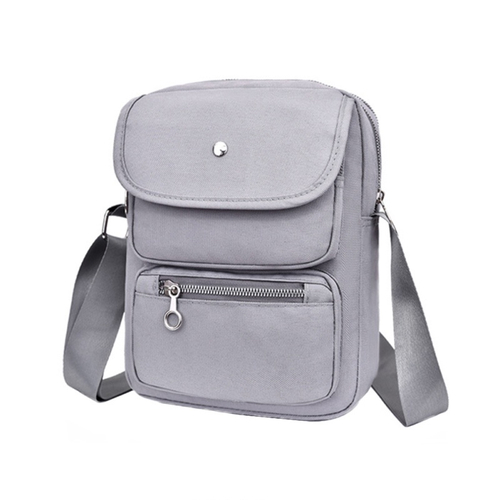 black simple crossbody bolsa