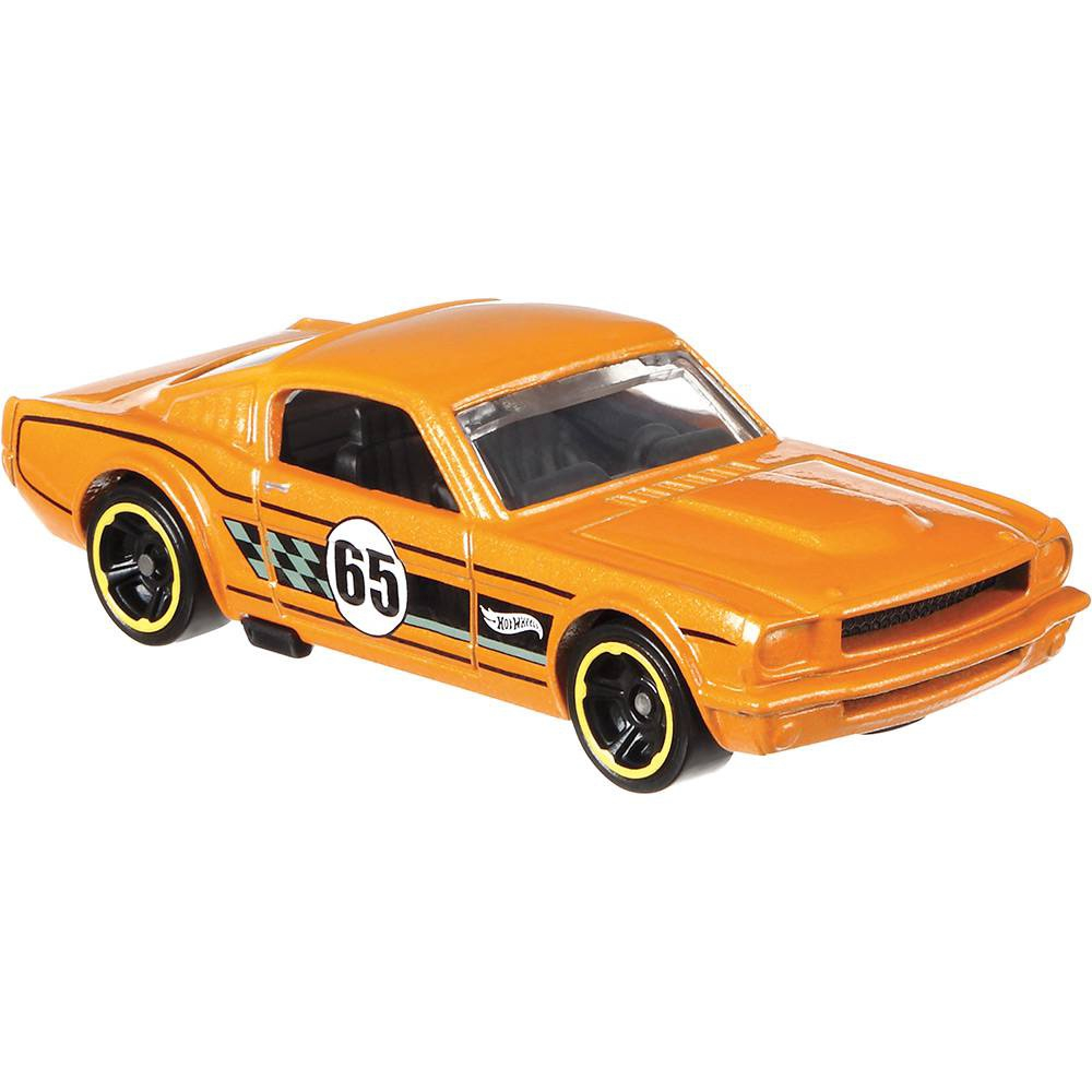 Carrinho Hot Wheels 65 Mustang Fastback Amarelo 2020 em Promoção na  Americanas