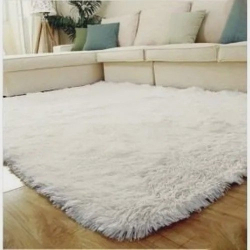 Tapete Sala e Quarto Peludo Felpudo 1,00 X 1,40 - Branco Menor preço em Tapete Sala e Quarto Peludo Felpudo 1,00 X 1,40 - Branco