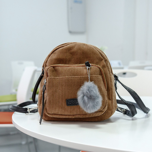 fluffy brown bolsa