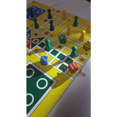 Oficial Jogo D/ Ludo C/ 4 Dados Grande Estojo 31 X 31 X 2cm