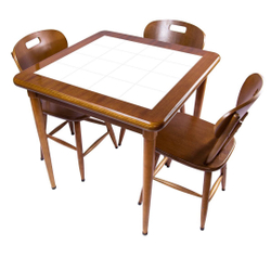 Mesa quadrada 80x80 com 3 cadeiras de madeira para cozinha - Empório Tambo Menor preço em Mesa quadrada 80x80 com 3 cadeiras de madeira para cozinha - Empório Tambo