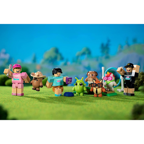 Roblox Brinquedo Infantil Pets Show Vários Personagens Sunny em Promoção na  Americanas