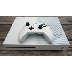Xbox one S 500GB não é novo (com detalhes de uso) C/1 Controle 1 jogo Menor preço em Xbox one S 500GB não é novo (com detalhes de uso) C/1 Controle 1 jogo